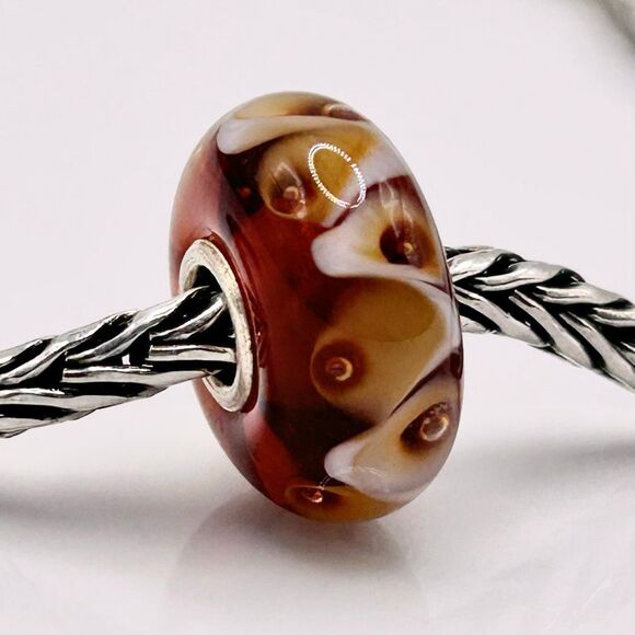 TROLLBEADS Amber Glass & Cream Bubbles Unique LAA 925S New Condition - Picture 1 of 8